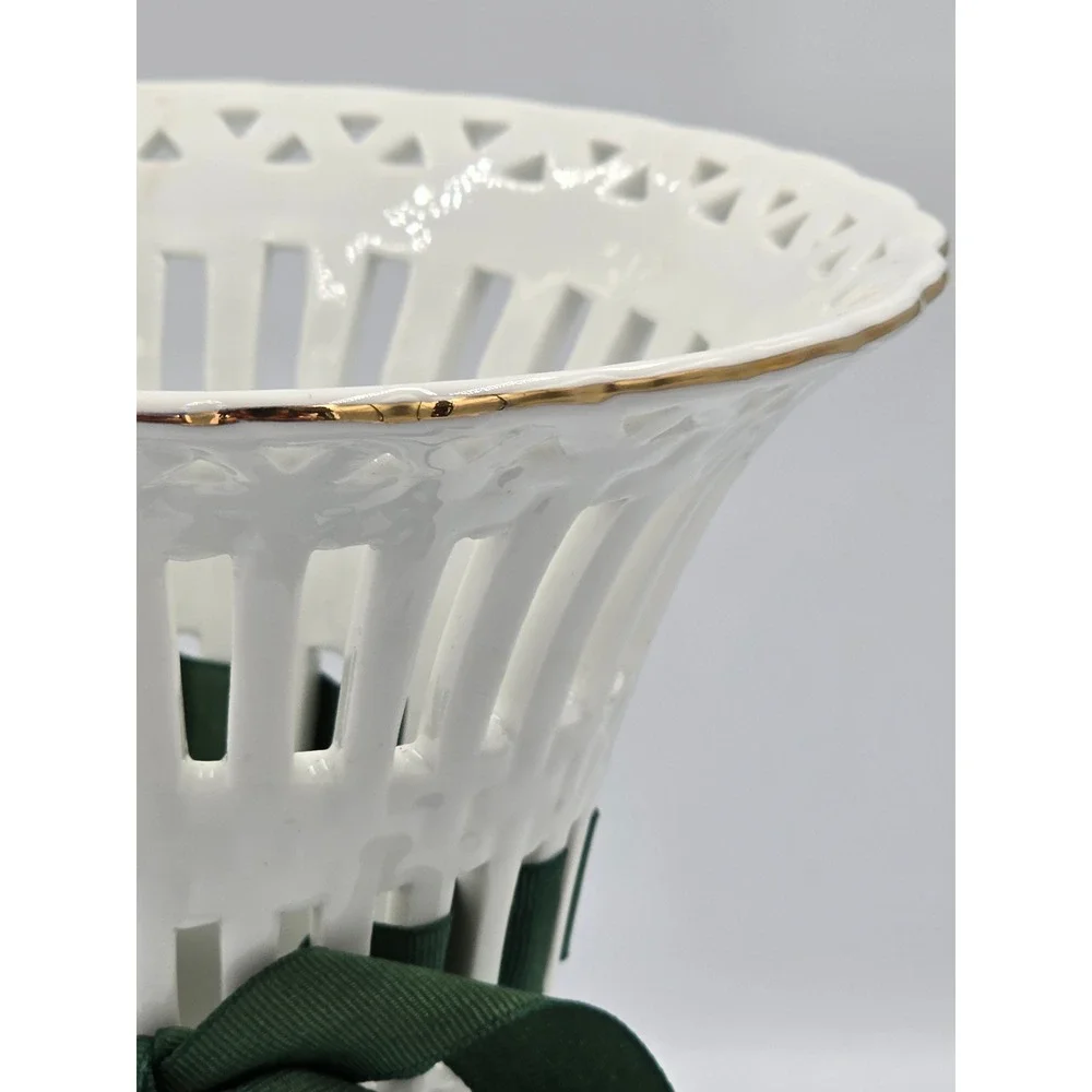 Purple Hydrangea Porcelain Flower Vase Gold‎ Trim Lattice Neck
